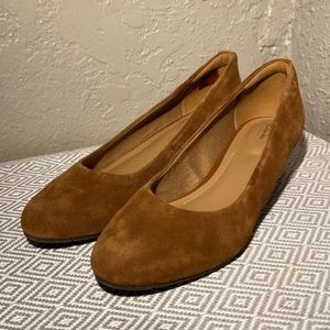 Clarks Vendra Bloom Wedge Pump (W8.5)